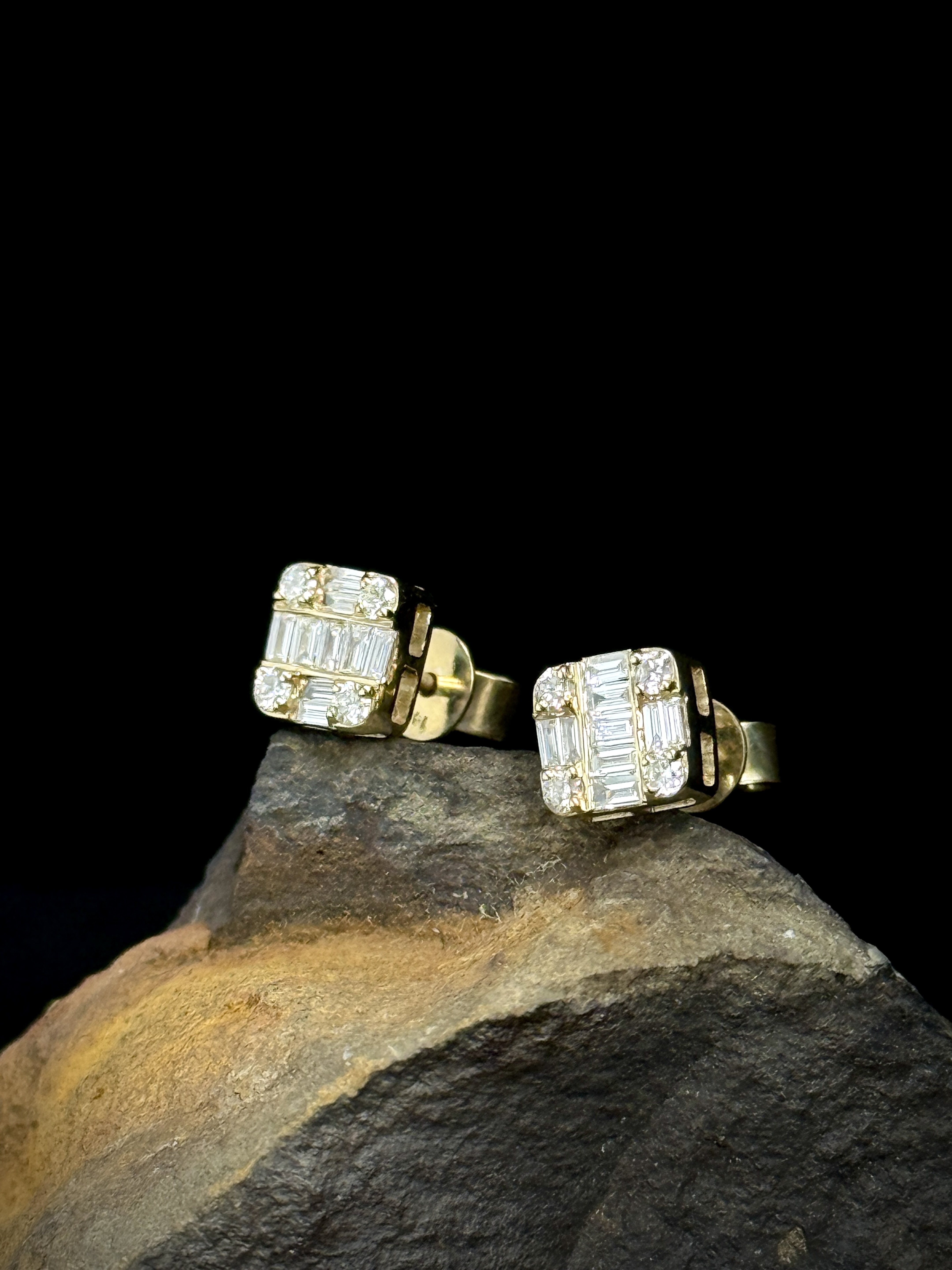 Diamond Stud Earrings-10260